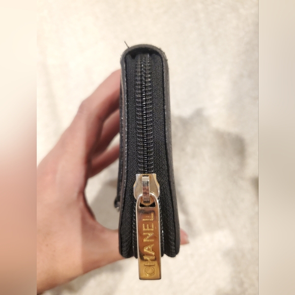 CHANEL VINTAGE CC CAVIAR PEBBLED LEATHER ZIPPY WALLET - Picture 10 of 12